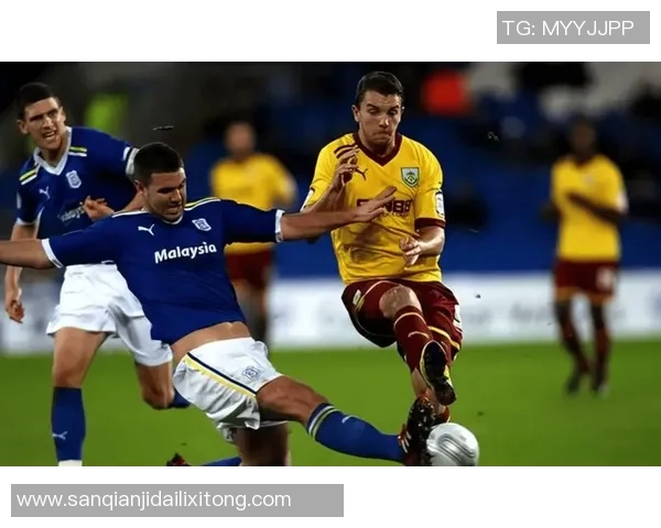 西甲对决皇家奥维耶多与马洛卡战术较量展现球队韧性与实力